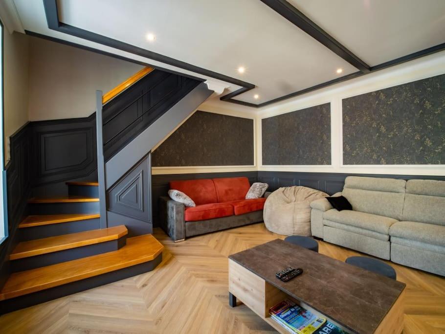 Appartement Duplex Jeanne D'arc Billard Baby Insolites *
