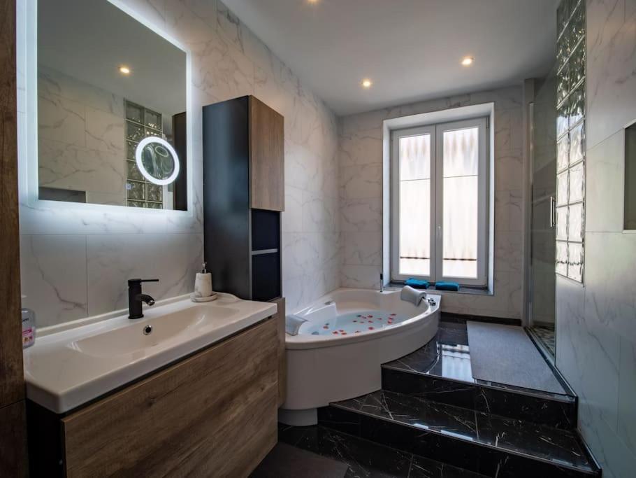 Duplex Jeanne D'arc Billard Baby Insolites *