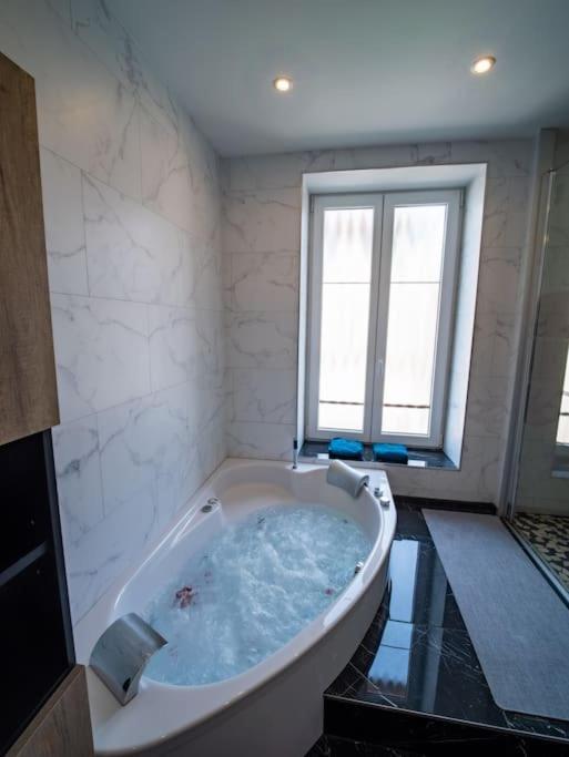 Duplex Jeanne D'arc Billard Baby Insolites Appartement