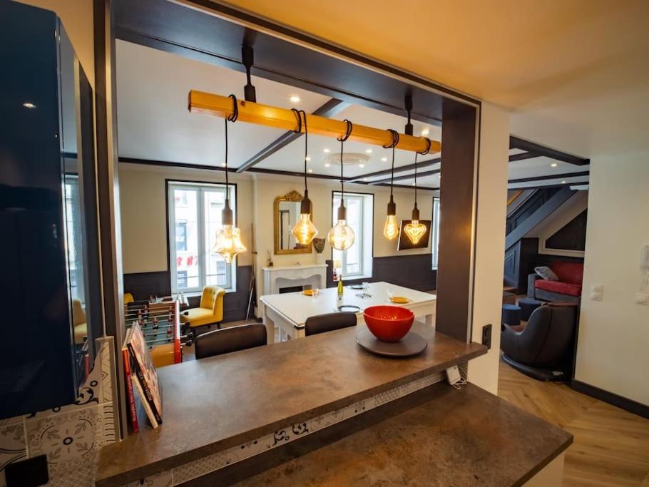 Duplex Jeanne D'arc Billard Baby Insolites Appartement